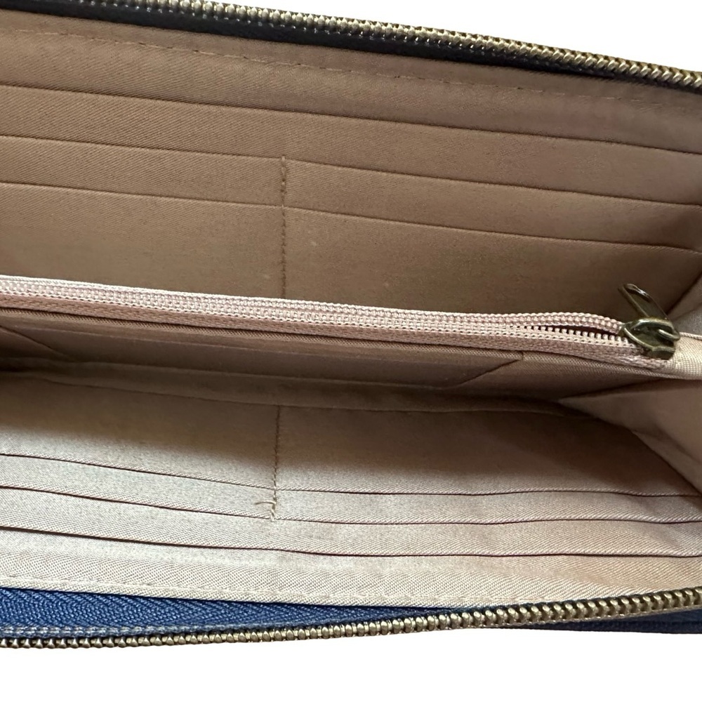 Travelon RFID blocking Zippered Blue Floral Travel Wallet - Picture 3 of 4